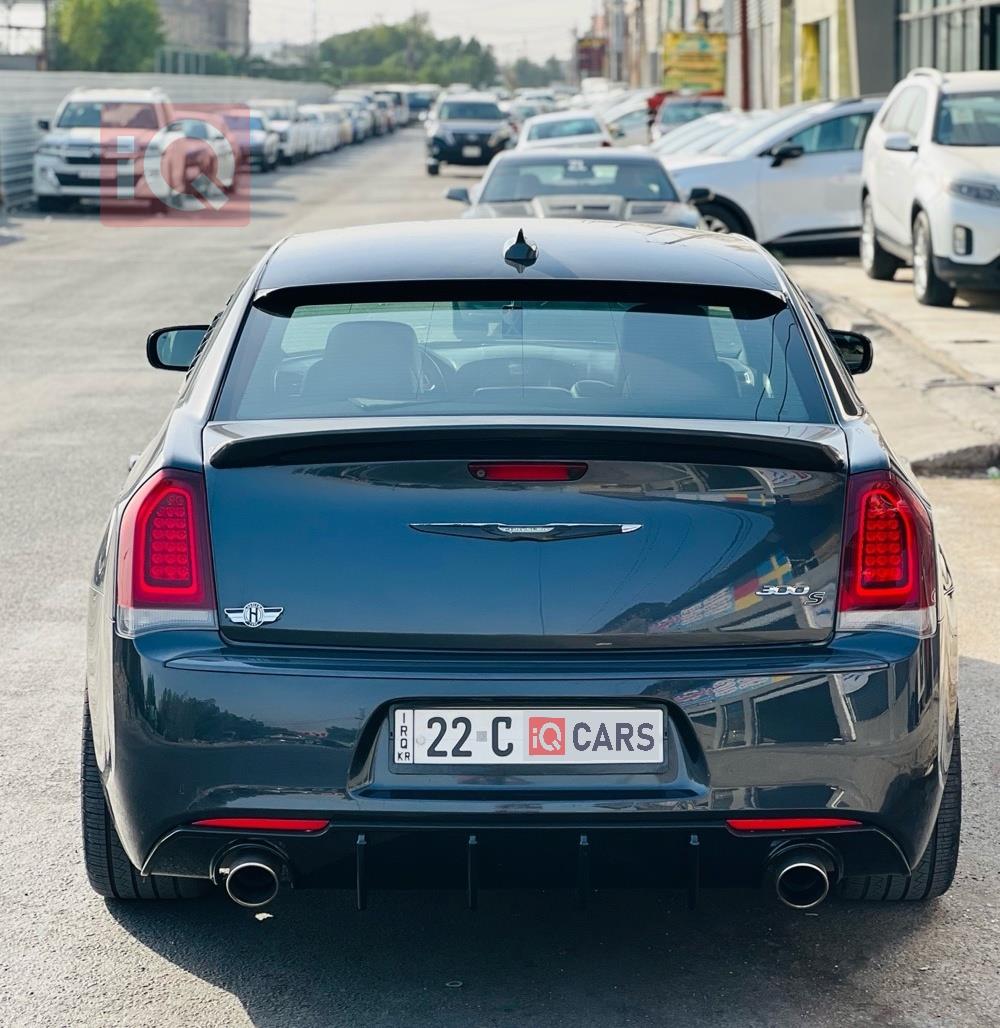 کرایسلەر 300